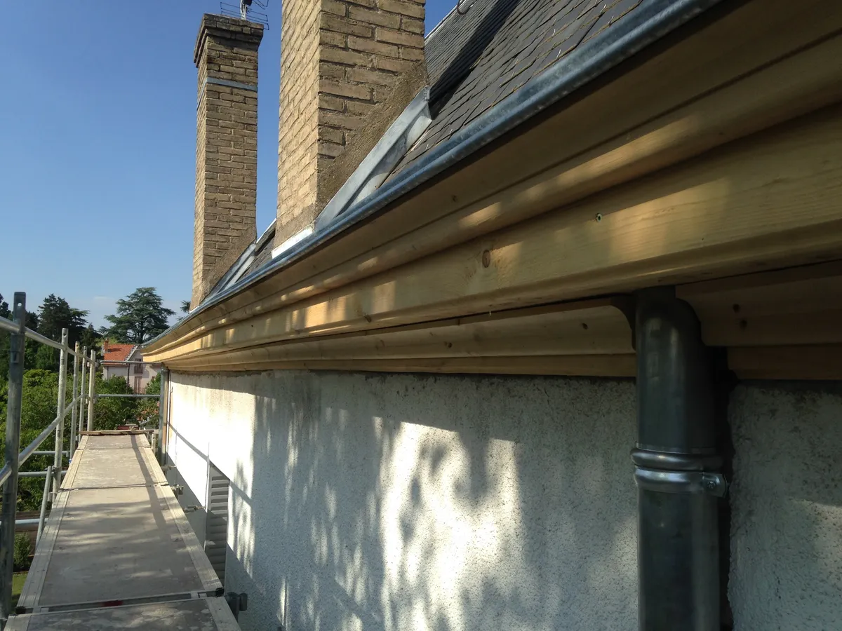 Chantier KUBETOIT : Caniveaux zinc naturel - Tassin-la-Demi-Lune
